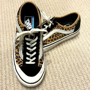 Vans women’s style 36 mini leopard print